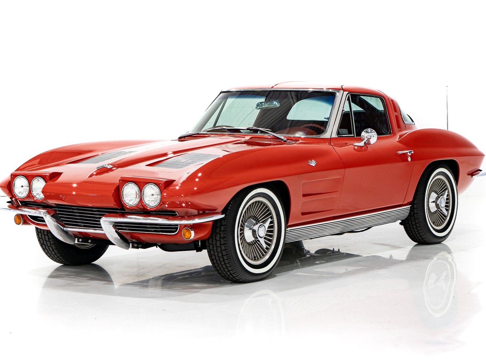 Chevrolet Corvette Split window matching# 327 Factory A/C | PRICE IN USD 1963 Rouge Montréal - photo #0