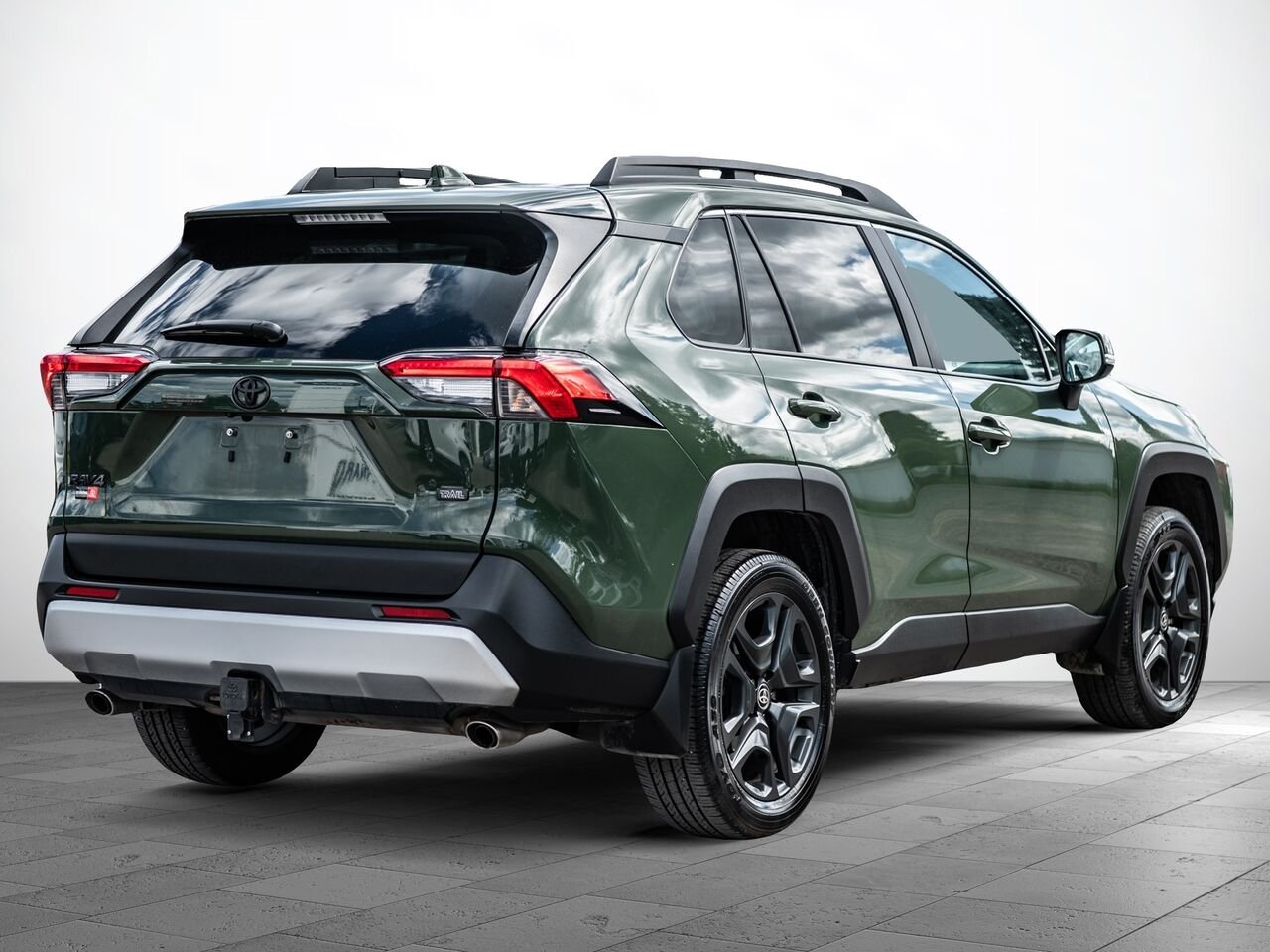 2025 Toyota RAV4 Green Sainte-Julienne - photo #3