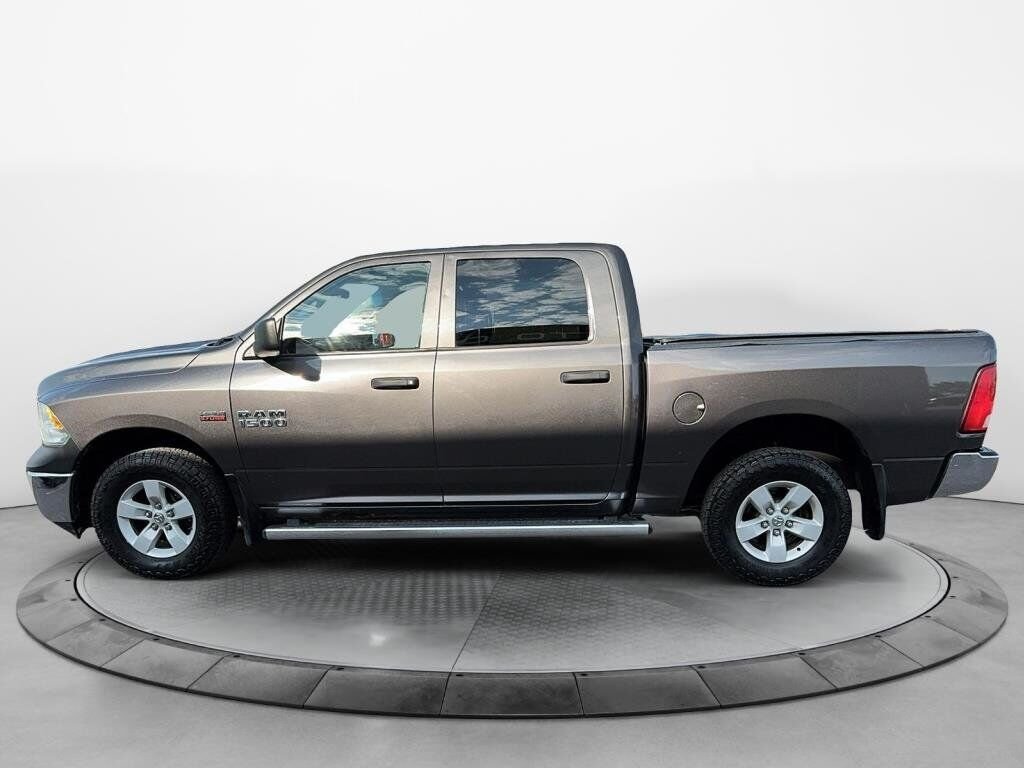 Ram 1500 NIV 3C6RR7KT0HG649048 2017 Gris Chicoutimi - photo #4