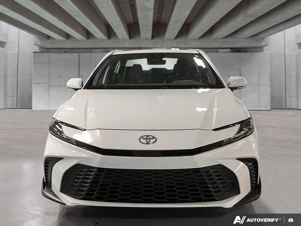2025 Toyota Camry 2501988A | SE Upgrade White Edmonton - photo #1