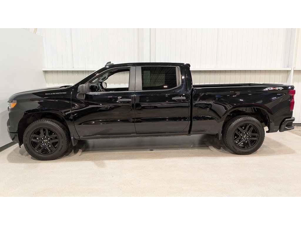 Chevrolet Silverado 1500 4WD Crew Cab 157" Custom 2022 Noir Val-David - photo #5