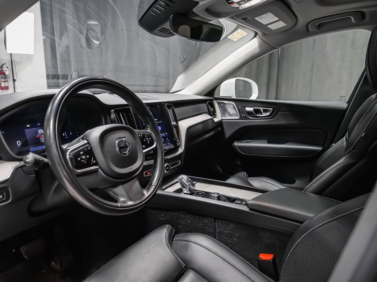 Volvo XC60 B6 INSCRIPTION ADVANCED CLIMATE BOWERS 2022 Blanc Montréal - photo #1