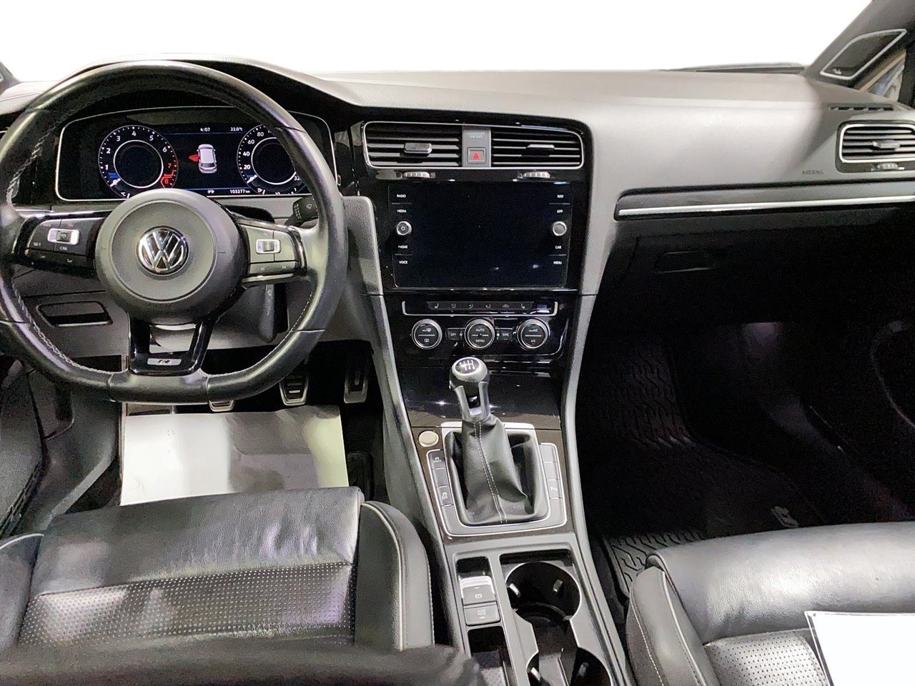 2018 Volkswagen Golf R VIN WVWWF7AU2JW098059 Baie-Comeau - photo #9
