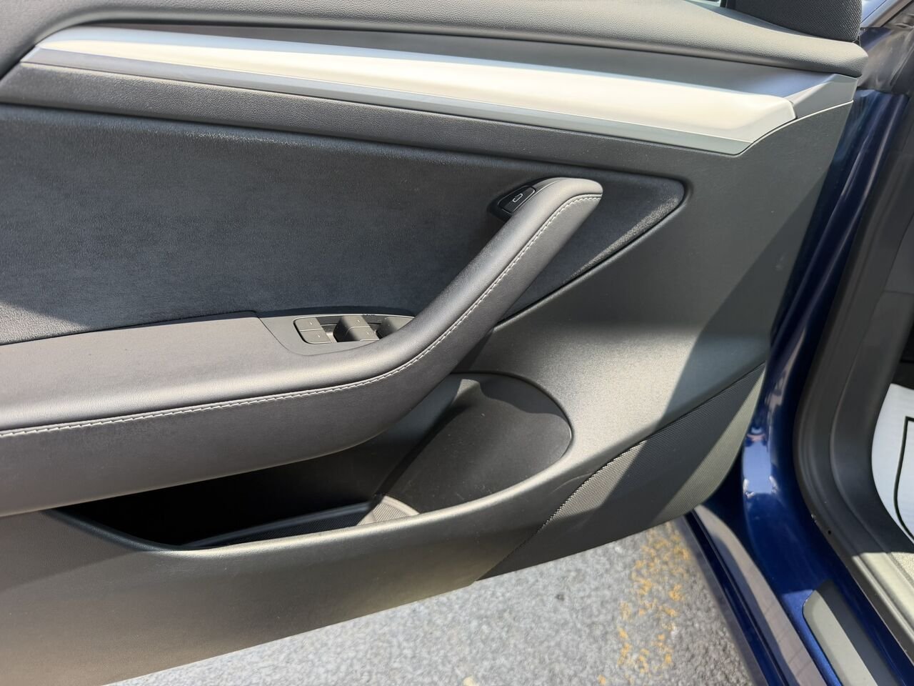 Tesla Model 3 2023 Bleu Laval - photo #20