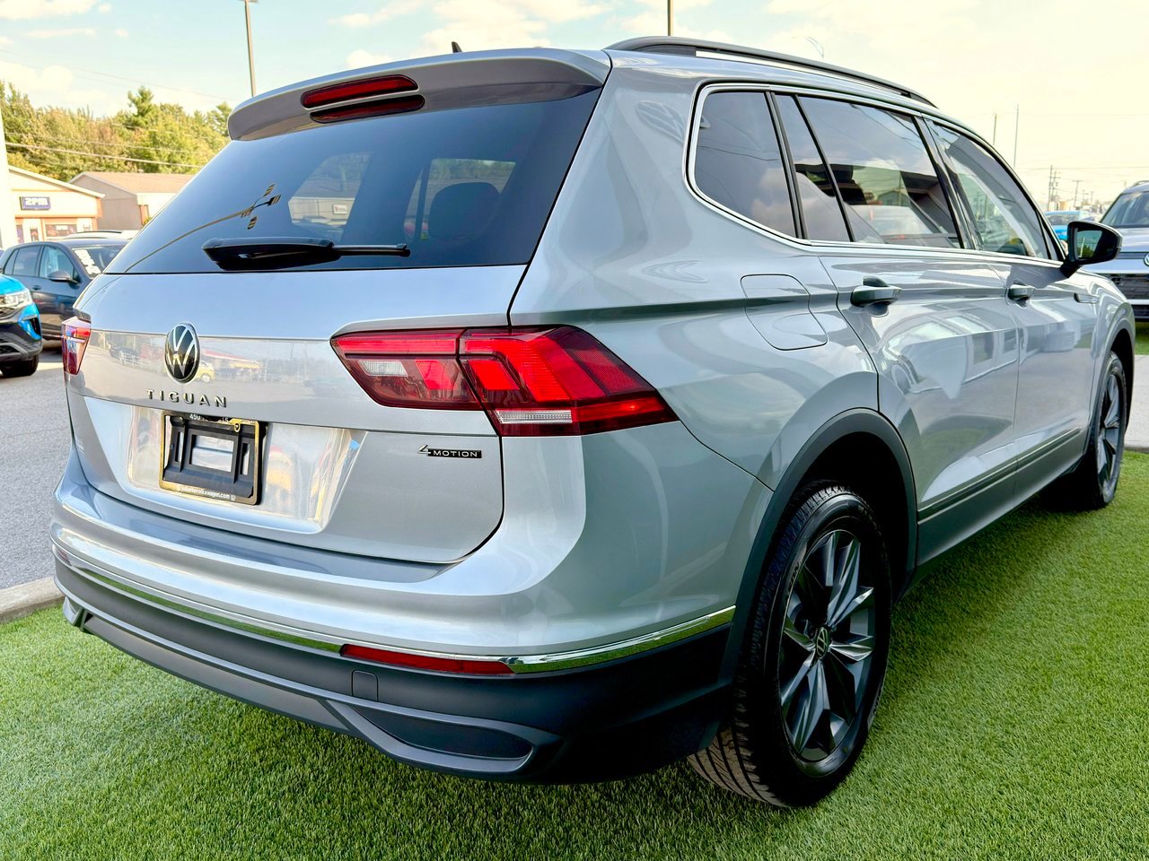 2023 Volkswagen Tiguan Notre-Dame-des-Prairies - photo #8