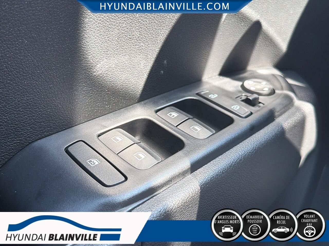 Hyundai Venue 2022 Blanc Blainville - photo #9