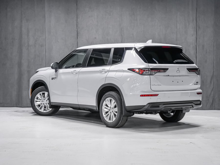 2026 Mitsubishi Outlander Plug-In Hybrid ES White Diamond Premium Finish