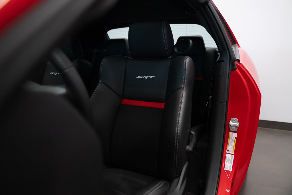 2010 Dodge Challenger Coupé 2 portes SRT8 MANUAL *PRICE IN USD* Red Kirkland - photo #26