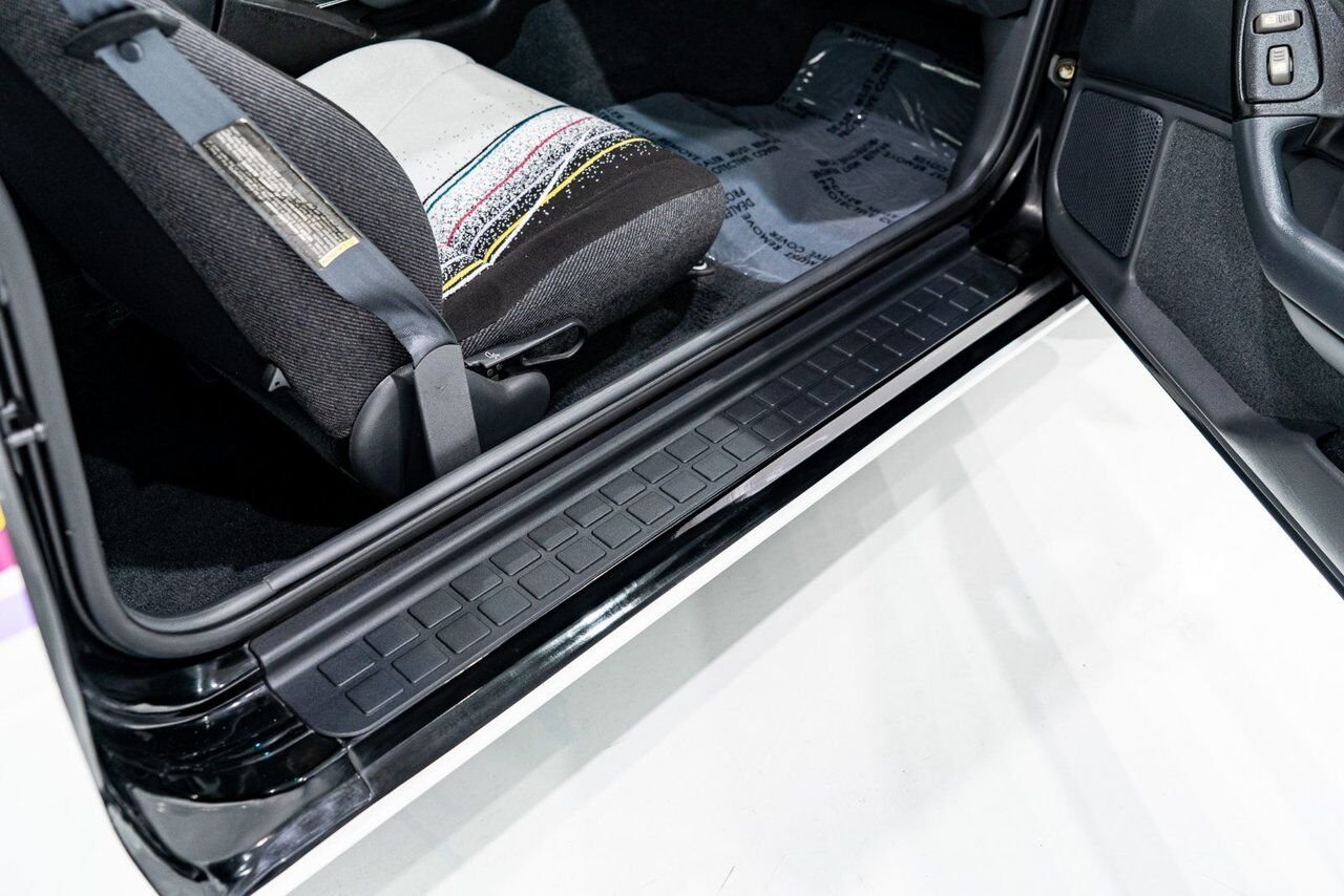 1993 Chevrolet CAMARO Z28 PRIX EN USD | Pace Car with only 957km (595mi) with original window sticker Black Montreal - photo #68