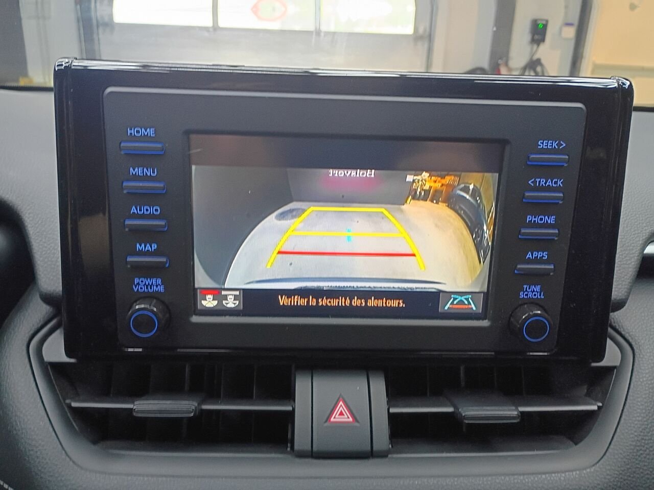 2021 Toyota RAV4 White Blainville - photo #31
