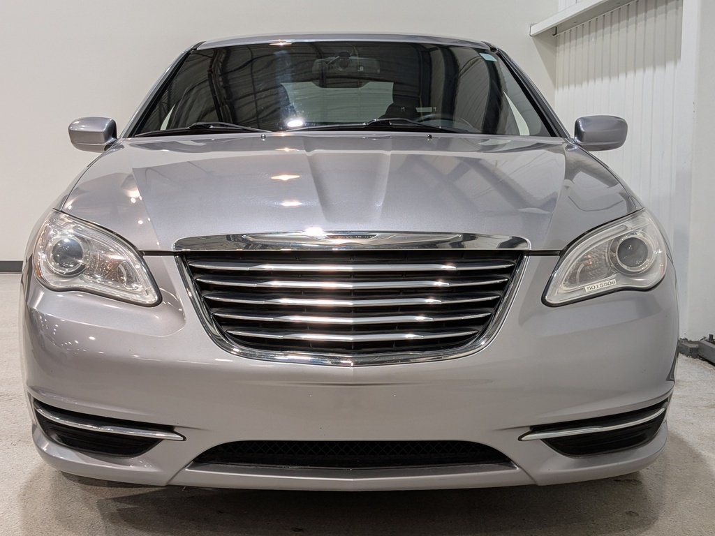 Chrysler 200 4dr Sdn LX 2013 Argent Val-David - photo #2
