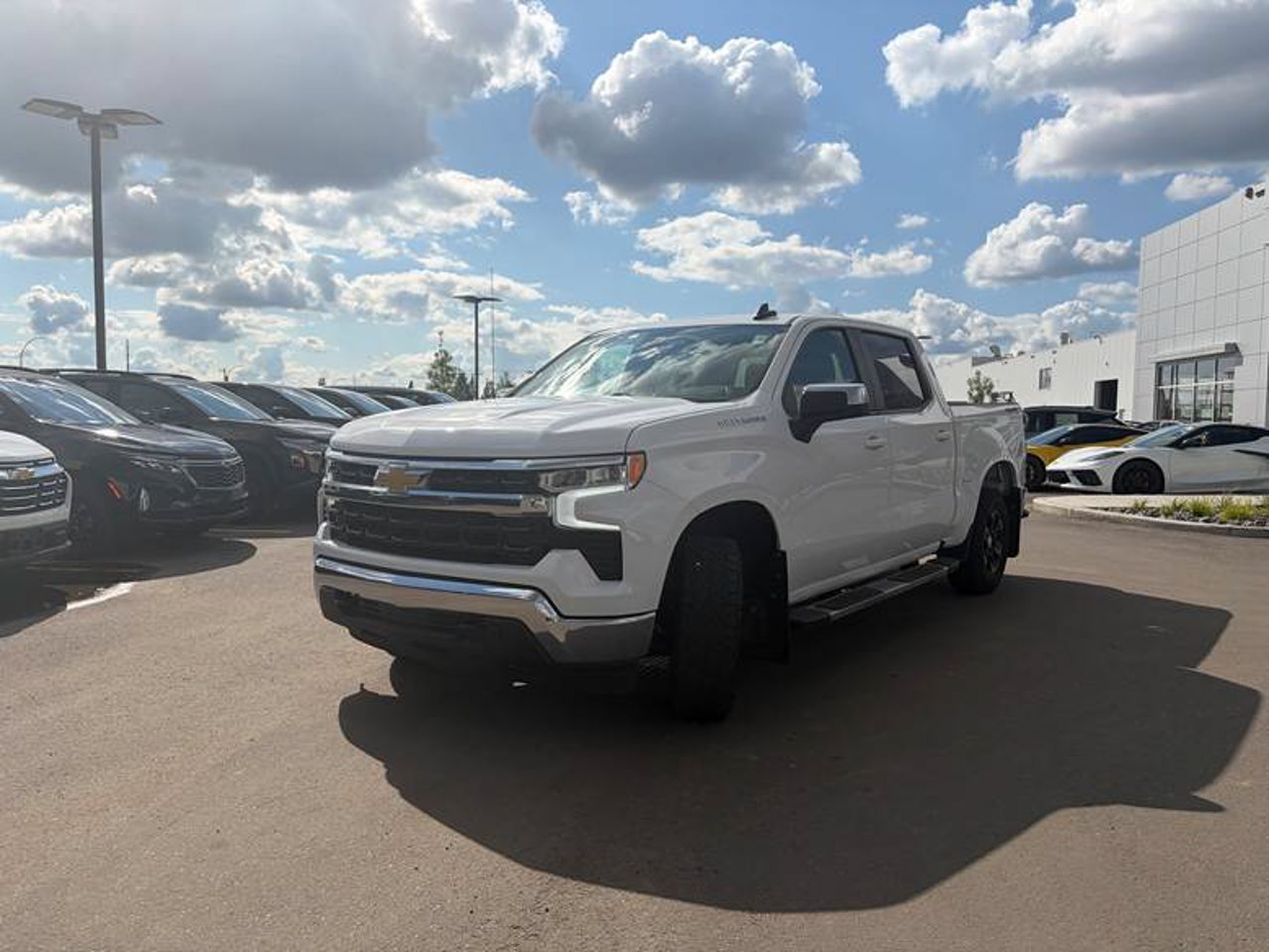 2024 Chevrolet Silverado 1500 4WD Crew Cab 147 LT White Sherwood Park - photo #2