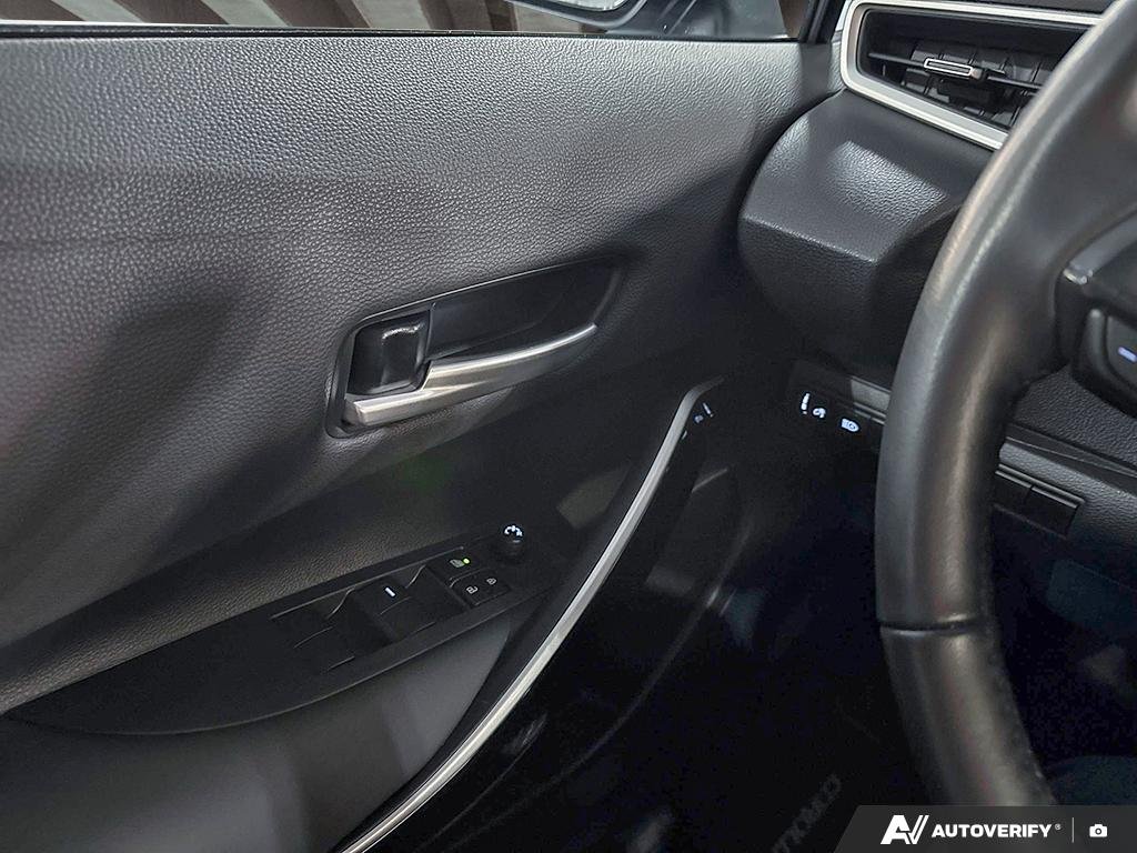 2025 Toyota Corolla 2601299A | XSE Midnight Black Metallic Edmonton - photo #15