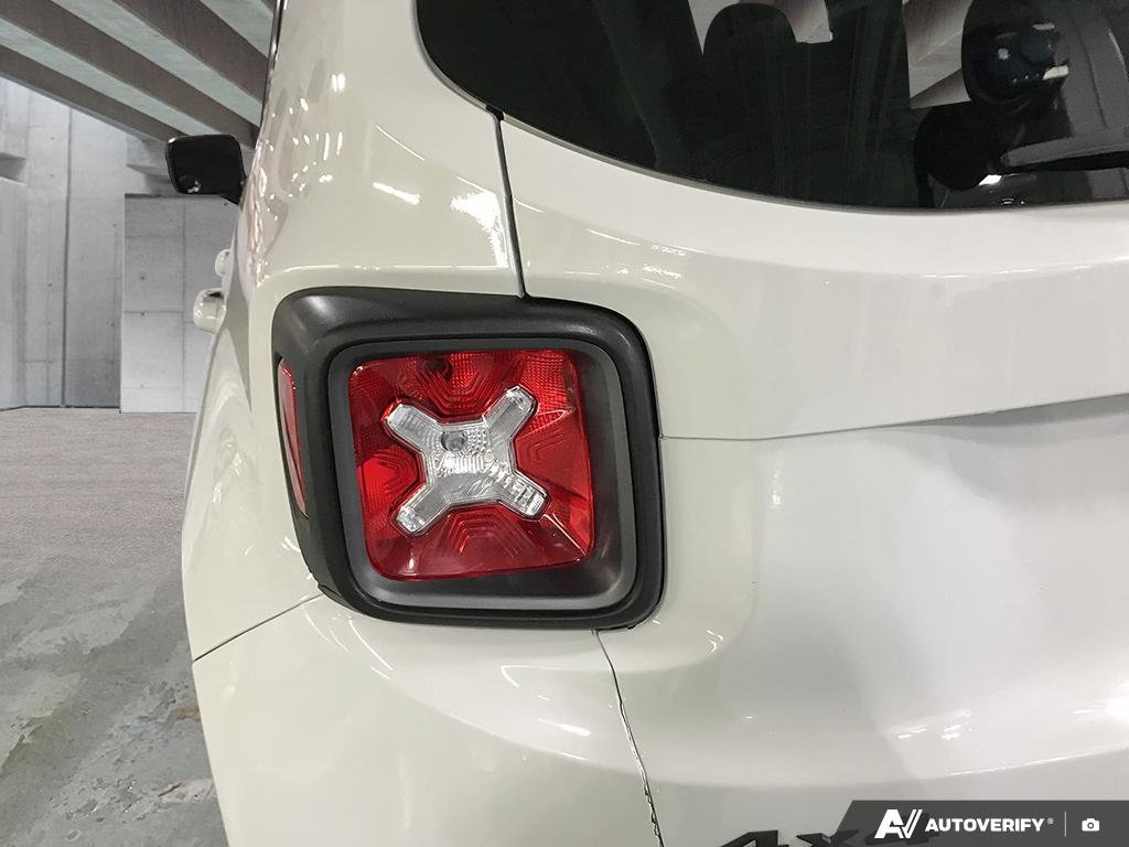 2016 Jeep Renegade 264007B | Trailhawk White Edmonton - photo #10