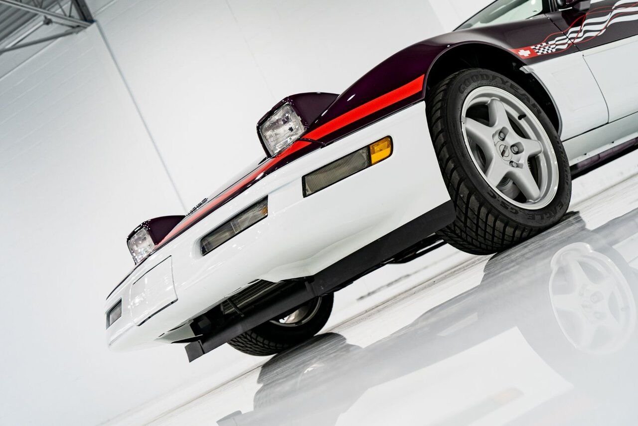 Chevrolet Corvette *PRIX EN USD* RPO Z4Z PACE CAR PRESENTED IN DELIVERY PACKAGING WITH ONLY 192MILES (307KM) FROM NEW 1995 Blanc Montréal - photo #68