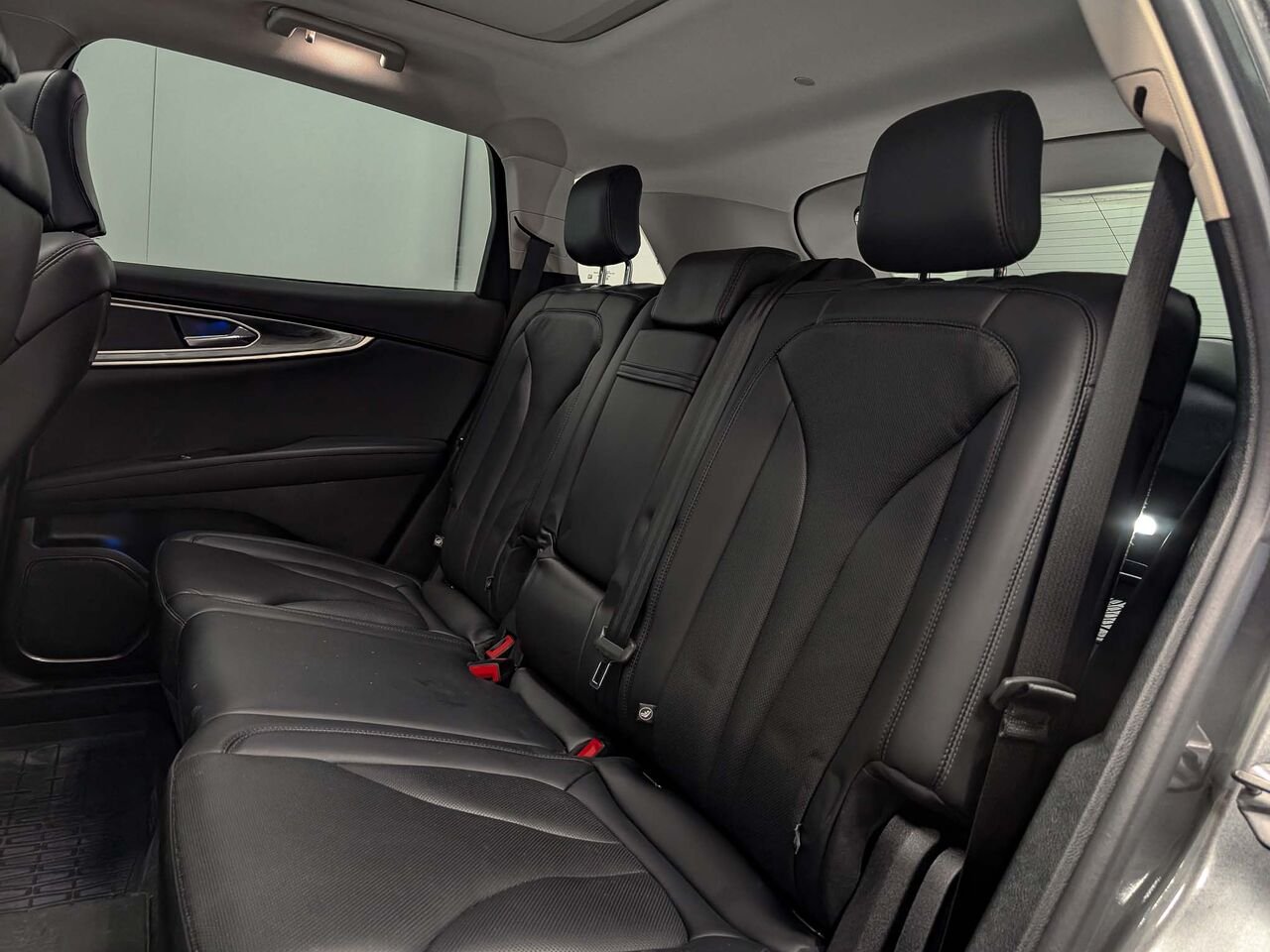 2023 Lincoln NAUTILUS Reserve AWD Toit Ouvrant Bas Kilométrage Grey Sherbrooke - photo #10