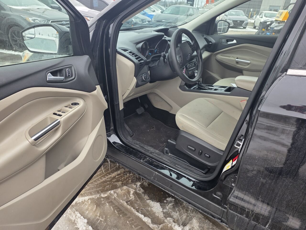 2018 Ford Escape Black  - photo #10