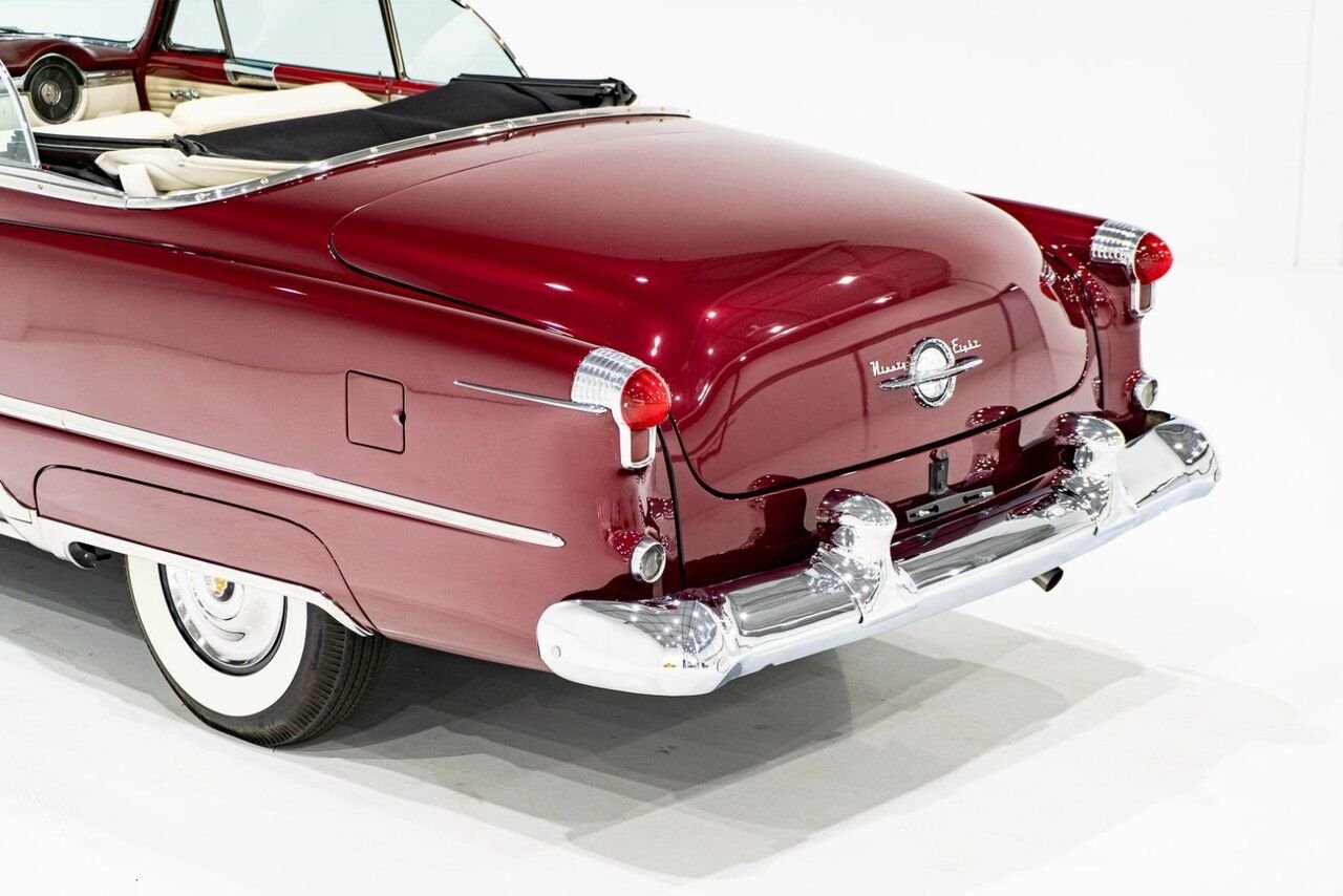 1953 Oldsmobile 98 PRIX EN USD | Convertible Beautifully Presented from complete Restoration Red Montreal - photo #76