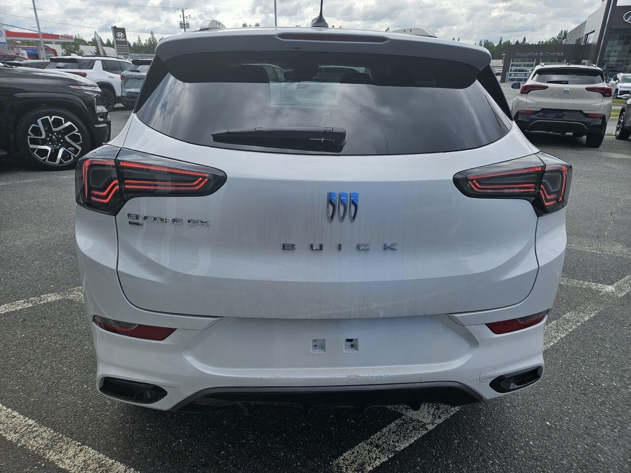 2026 Buick Encore GX Avenir 4 portes TI White Frost Tricoat Thetford Mines - photo #3