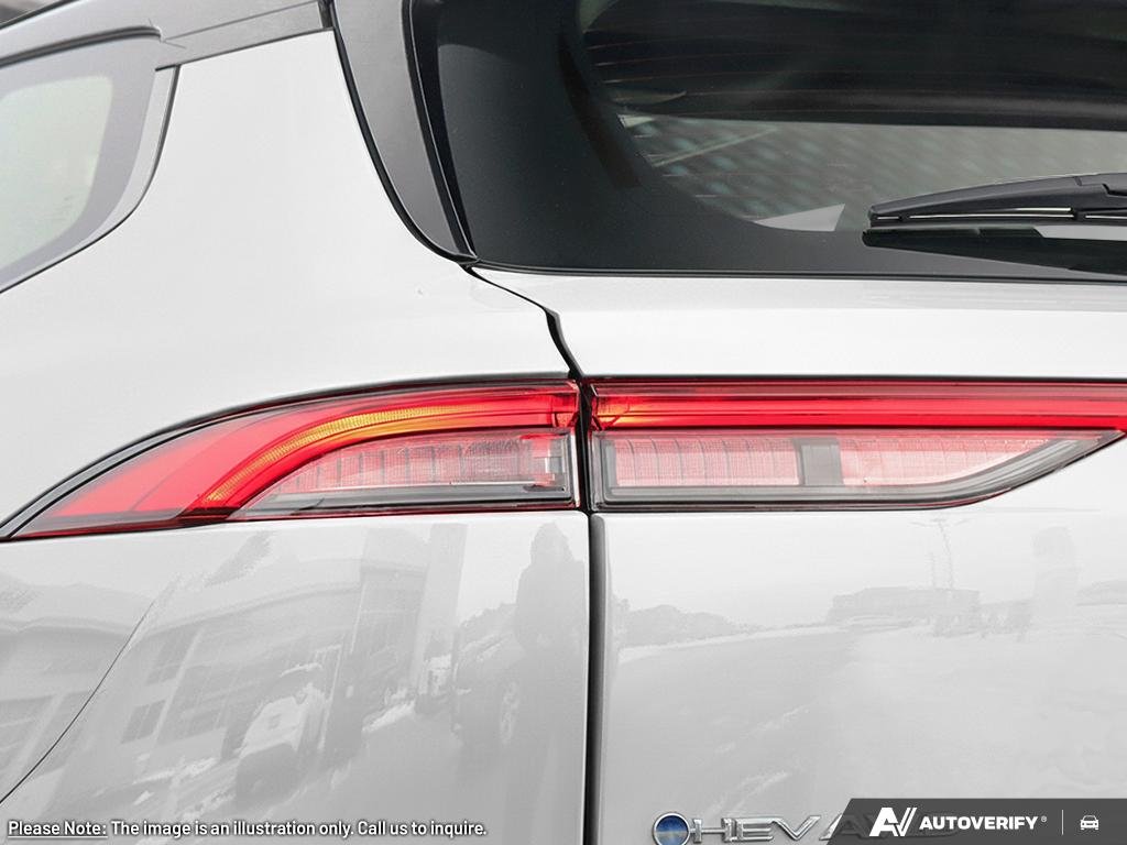 2026 Toyota Crown Signia 2602206 | Limited Oxygen White w/Black Roof Edmonton - photo #8