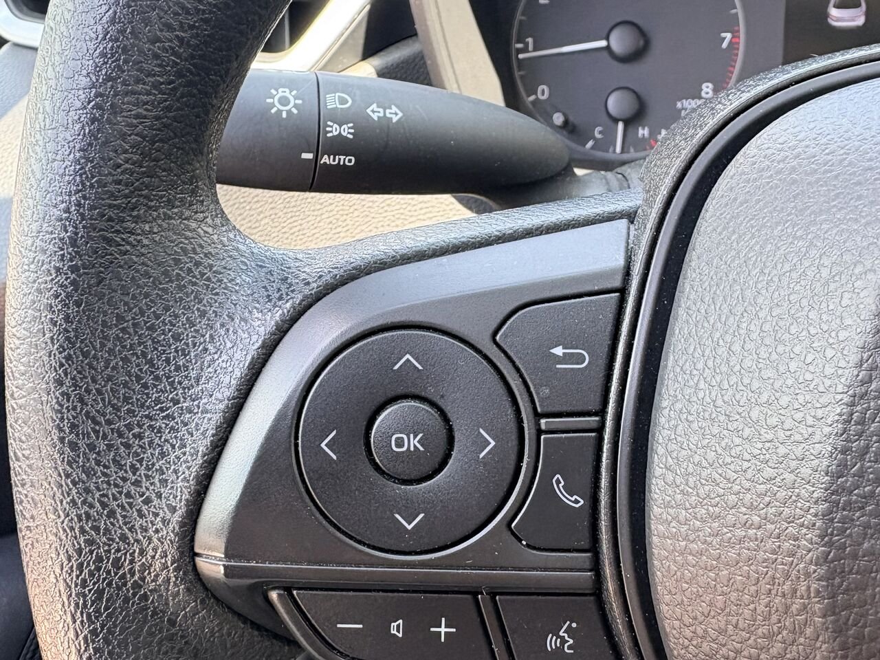 2024 Toyota COROLLA Blue Mont-Laurier - photo #18