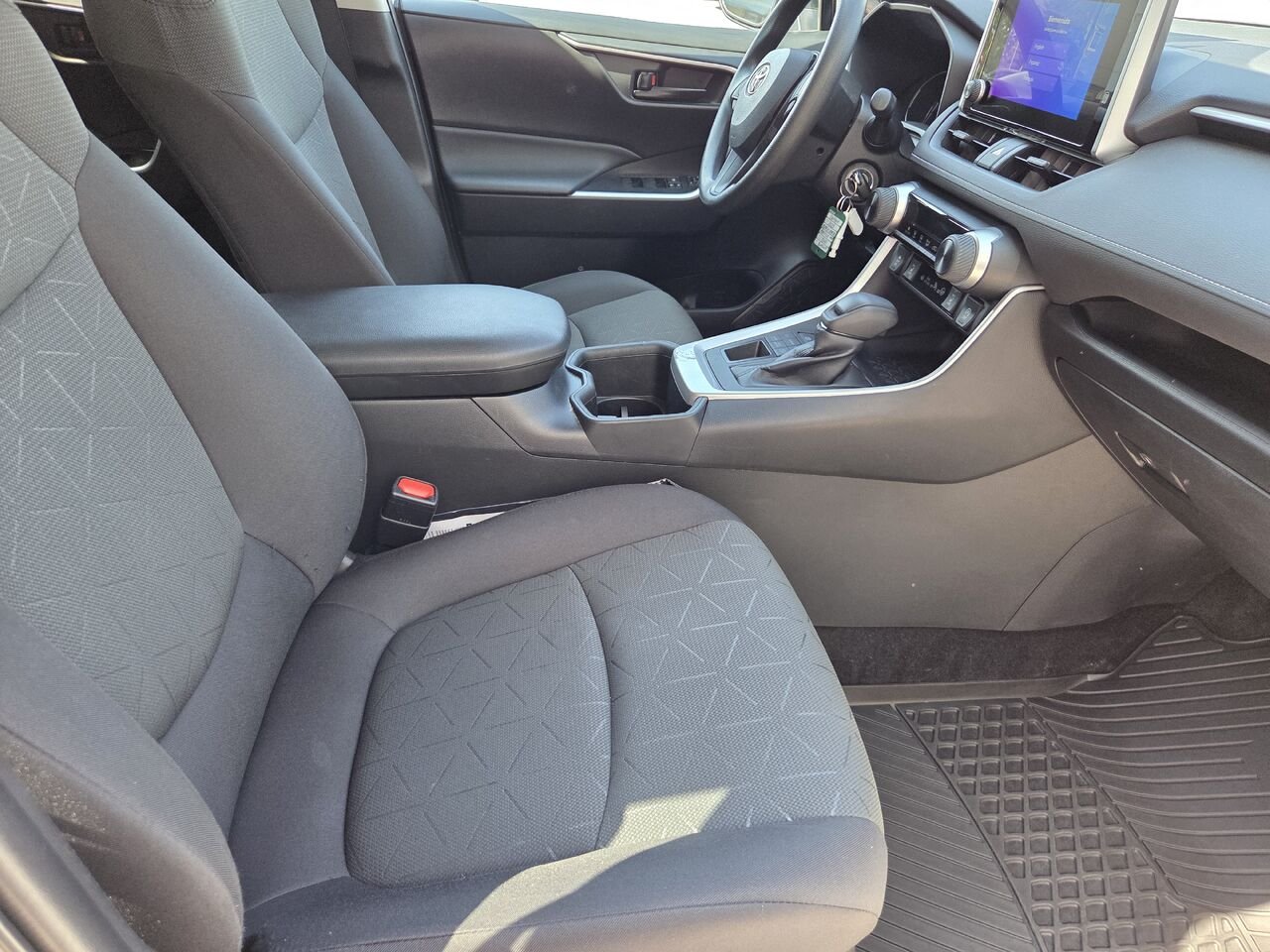 2023 Toyota RAV4 White Mont-Laurier - photo #11