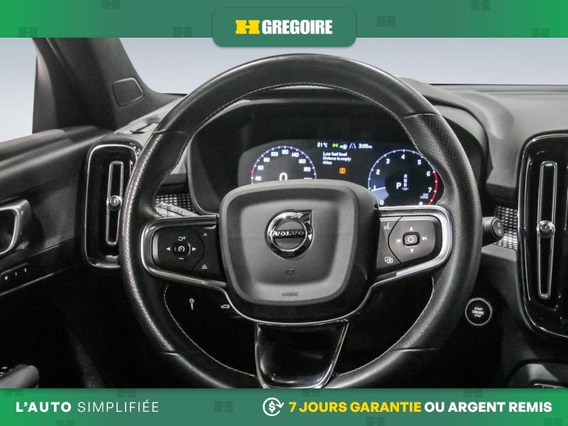 2021 Volvo XC40 White Blainville - photo #19