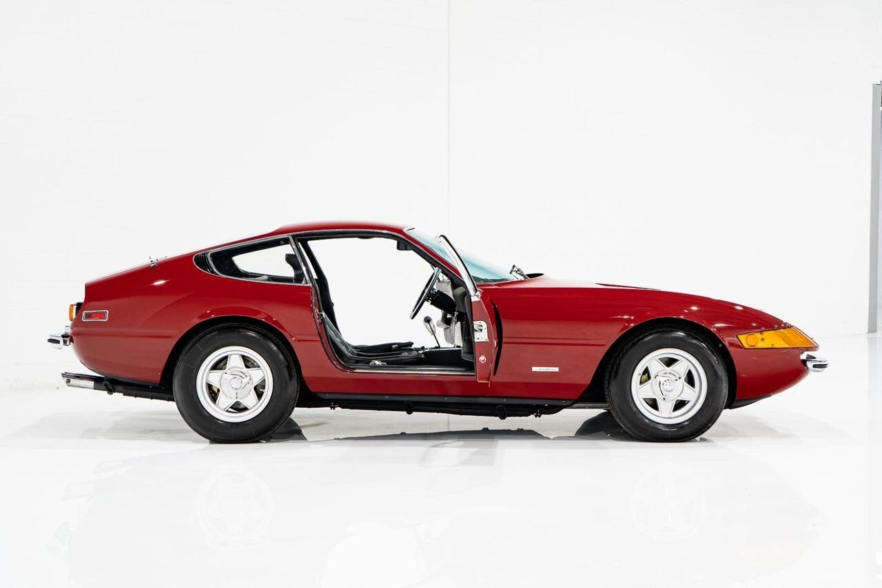 1973 Ferrari 365 GTB4 Daytona 18,301 miles With Orig Books/Tools/ Carbs / Filter Box Red Montreal - photo #36