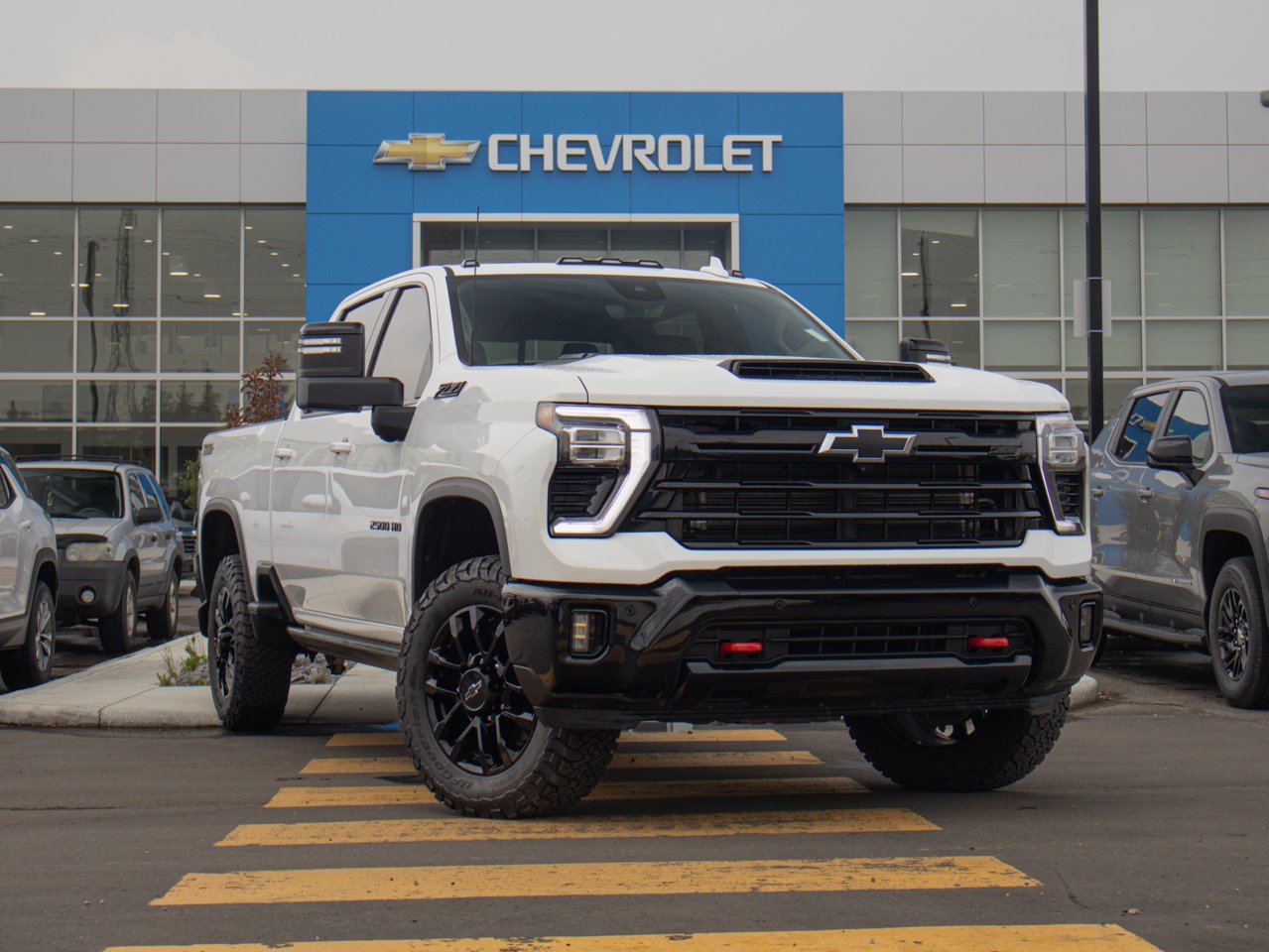 2025 Chevrolet Silverado 2500HD 4WD Crew Cab 159 LTZ White Sherwood Park - photo #1