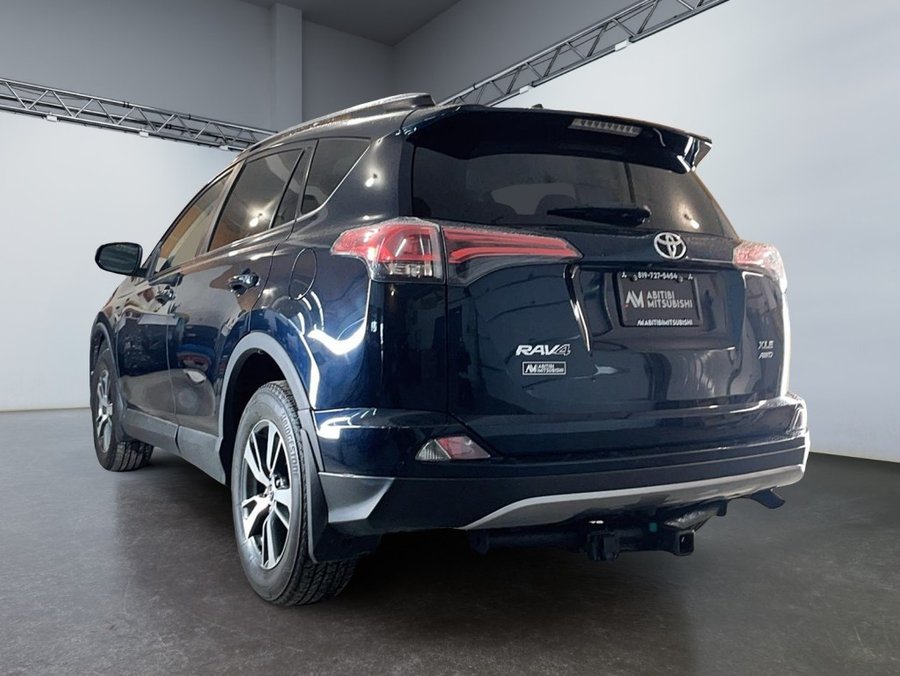 Toyota RAV4 AWD XLE 2018 Noir