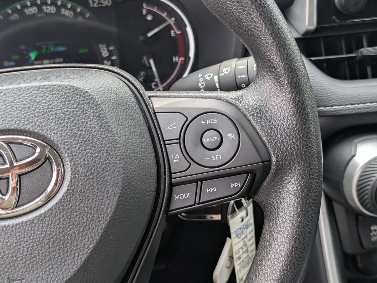 Toyota RAV4 LE/SIÈGES CHAUFFANTS/CAMÉRA DE RECUL/BLUETOOTH/AC/ 2025 Ciel argent métallisé Sherbrooke - photo #14
