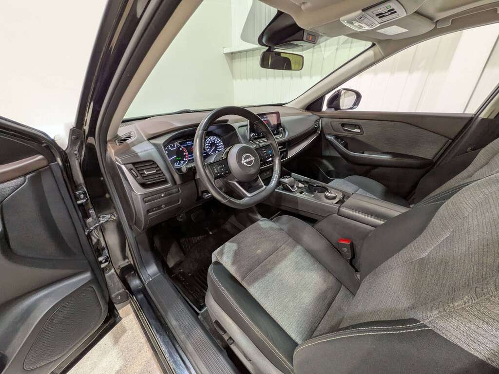 Nissan Rogue AWD SV Moonroof 2023 Noir Val-David - photo #9