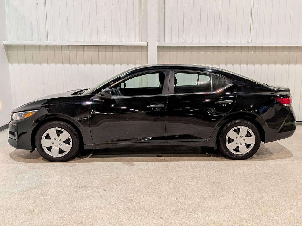 Nissan Sentra S Plus CVT 2024 Noir Val-David - photo #3