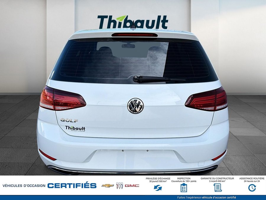 Volkswagen Golf Comfortline 5 portes avec boîte manuelle 2021 Blanc