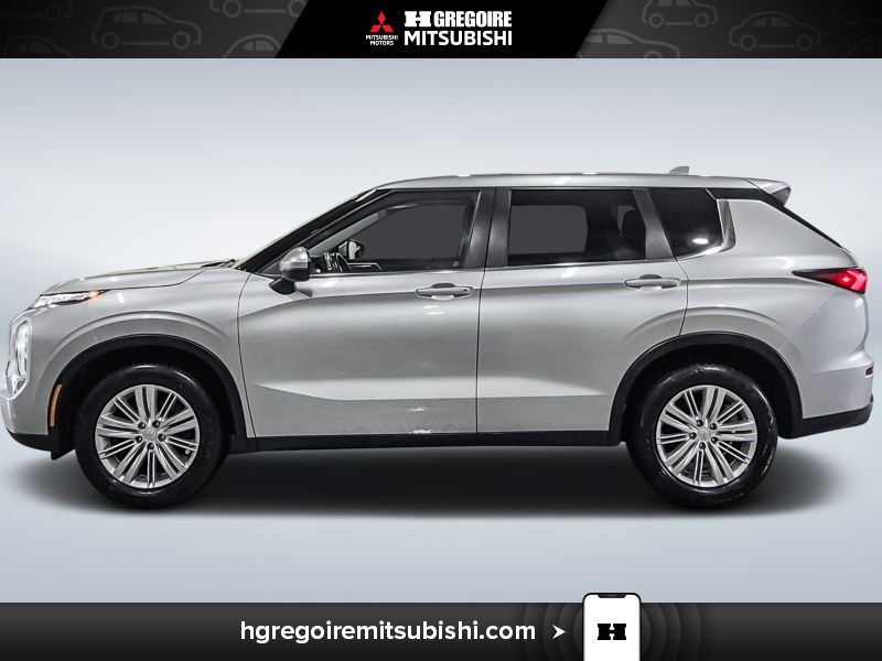 2022 Mitsubishi Outlander Grey Blainville - photo #4