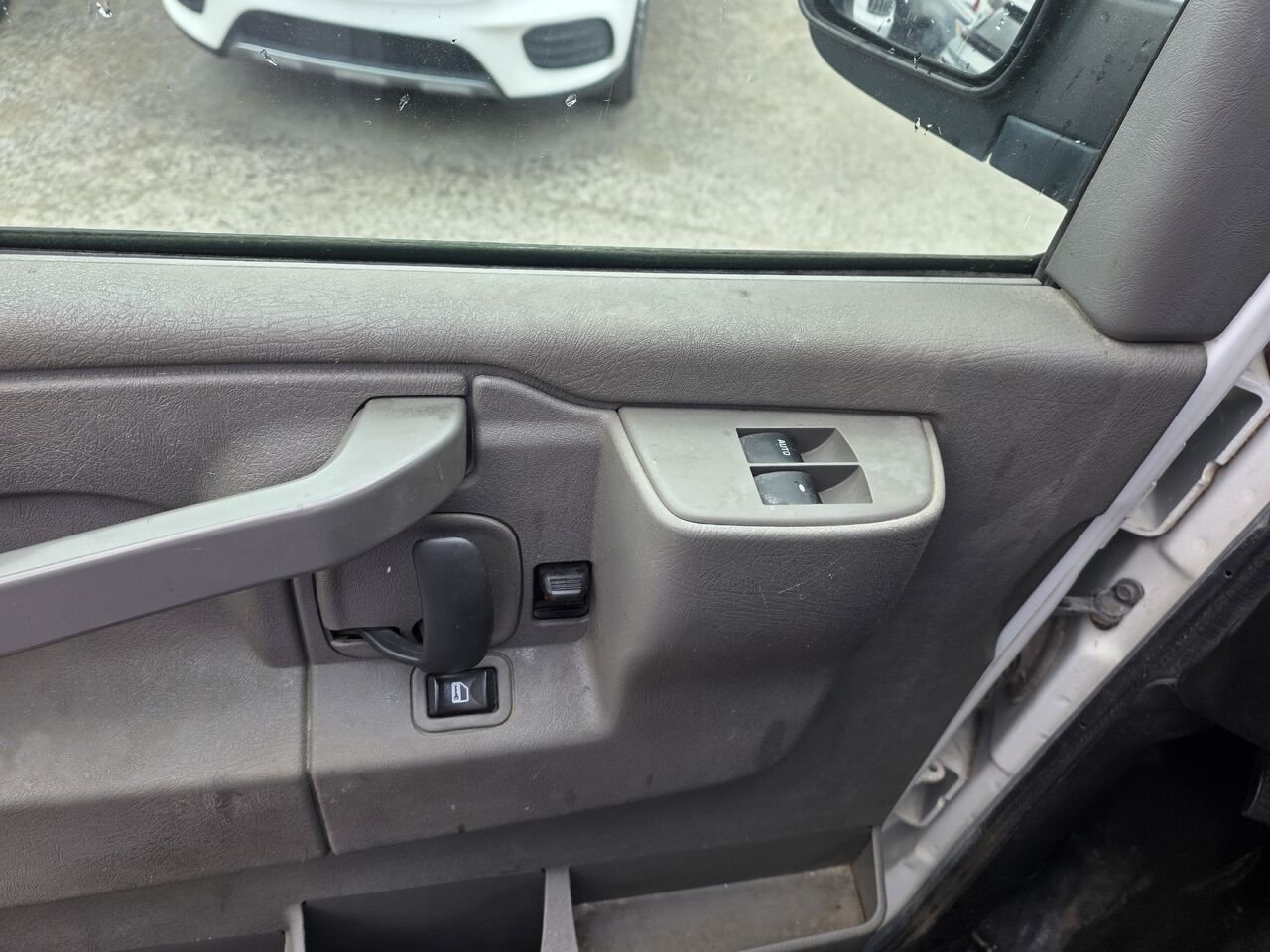 2016 Chevrolet Fourgonnette Express utilitaire White  - photo #10