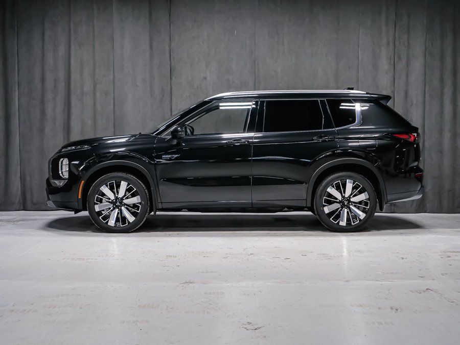 2026 Mitsubishi Outlander Plug-In Hybrid GT Black Diamond Premium Finish