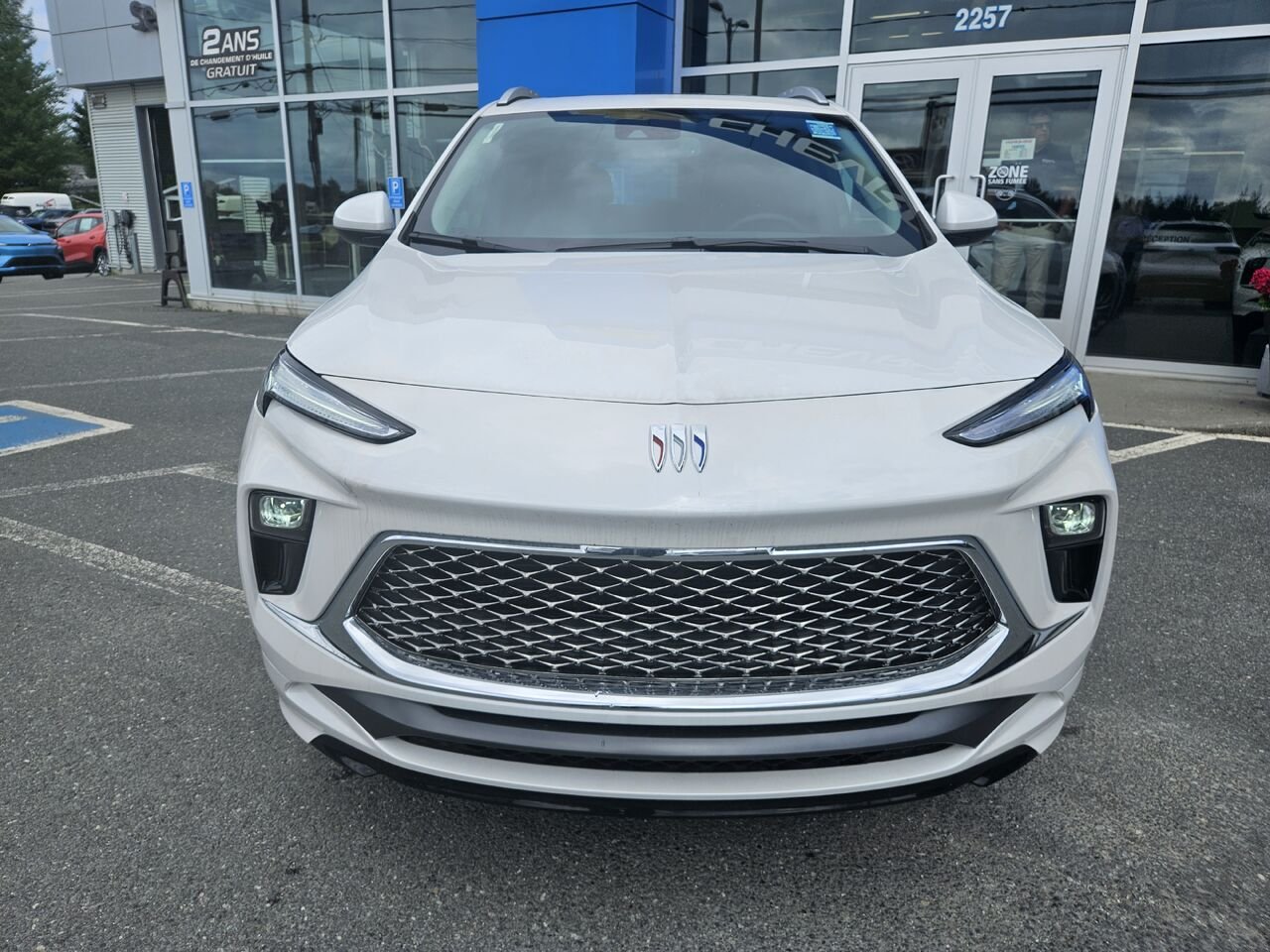 2026 Buick Encore GX Avenir 4 portes TI White Frost Tricoat Thetford Mines - photo #5