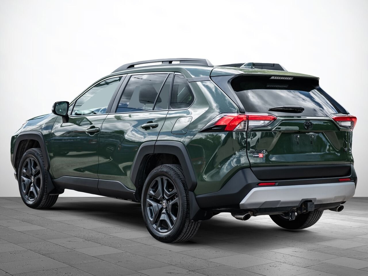 2025 Toyota RAV4 Green Sainte-Julienne - photo #4