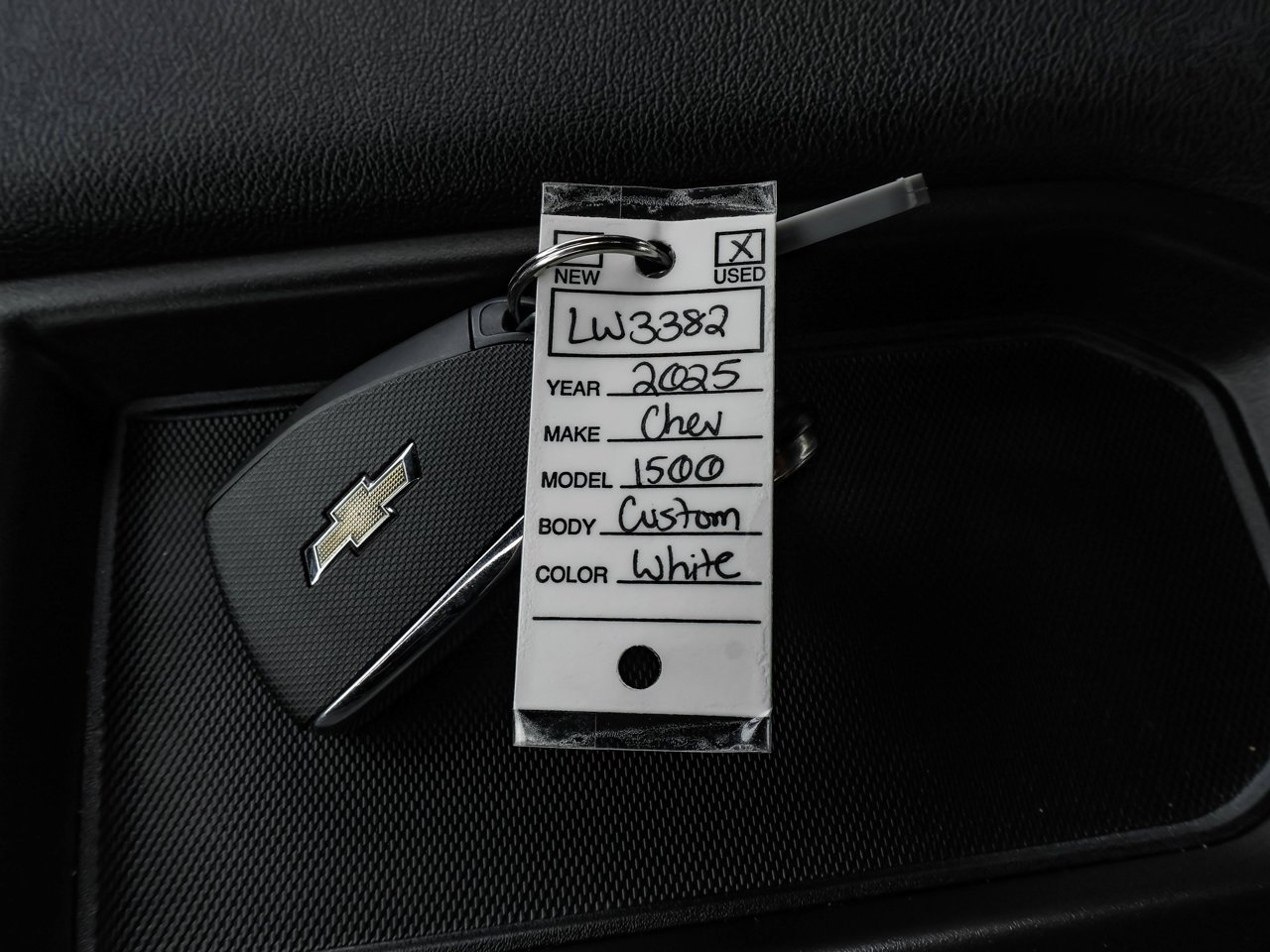 2025 Chevrolet Silverado 1500 4WD Crew Cab 147 Custom Trail Boss White Sherwood Park - photo #30
