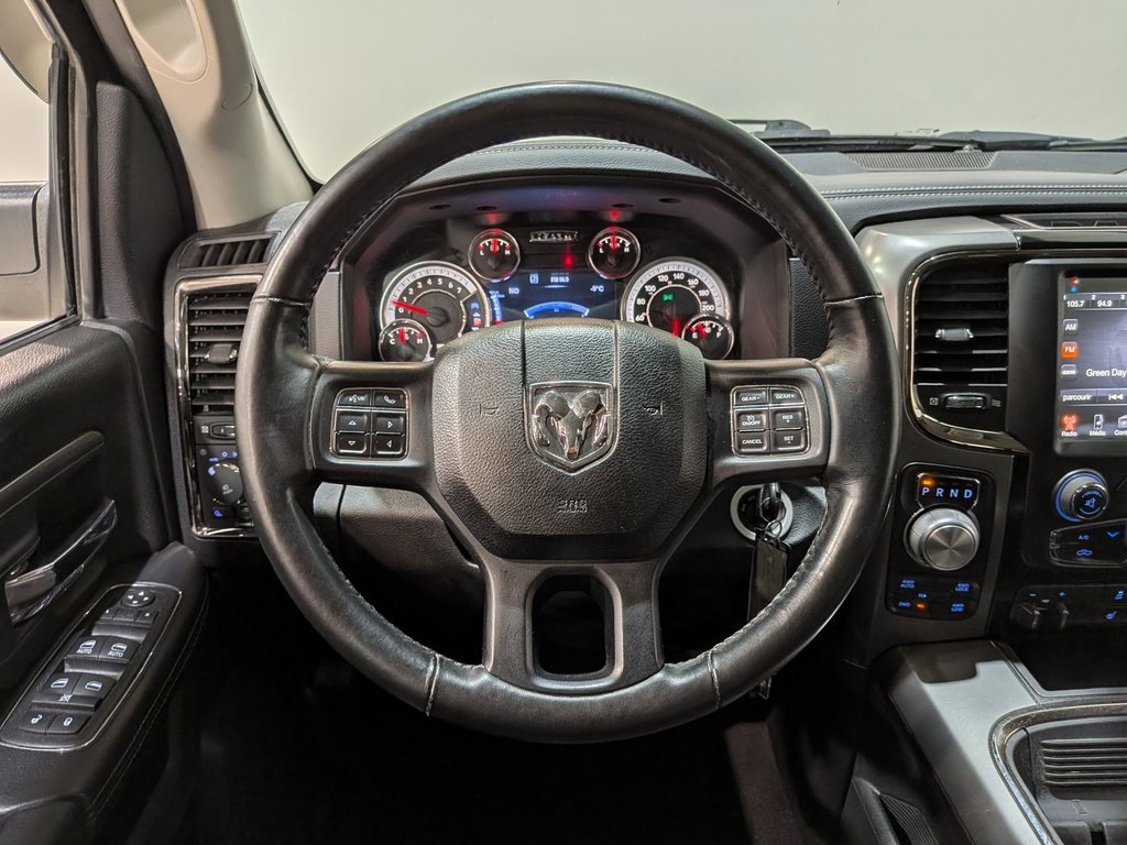 Ram 1500 4WD Quad Cab 140.5" Sport 2017 Bleu Val-David - photo #12