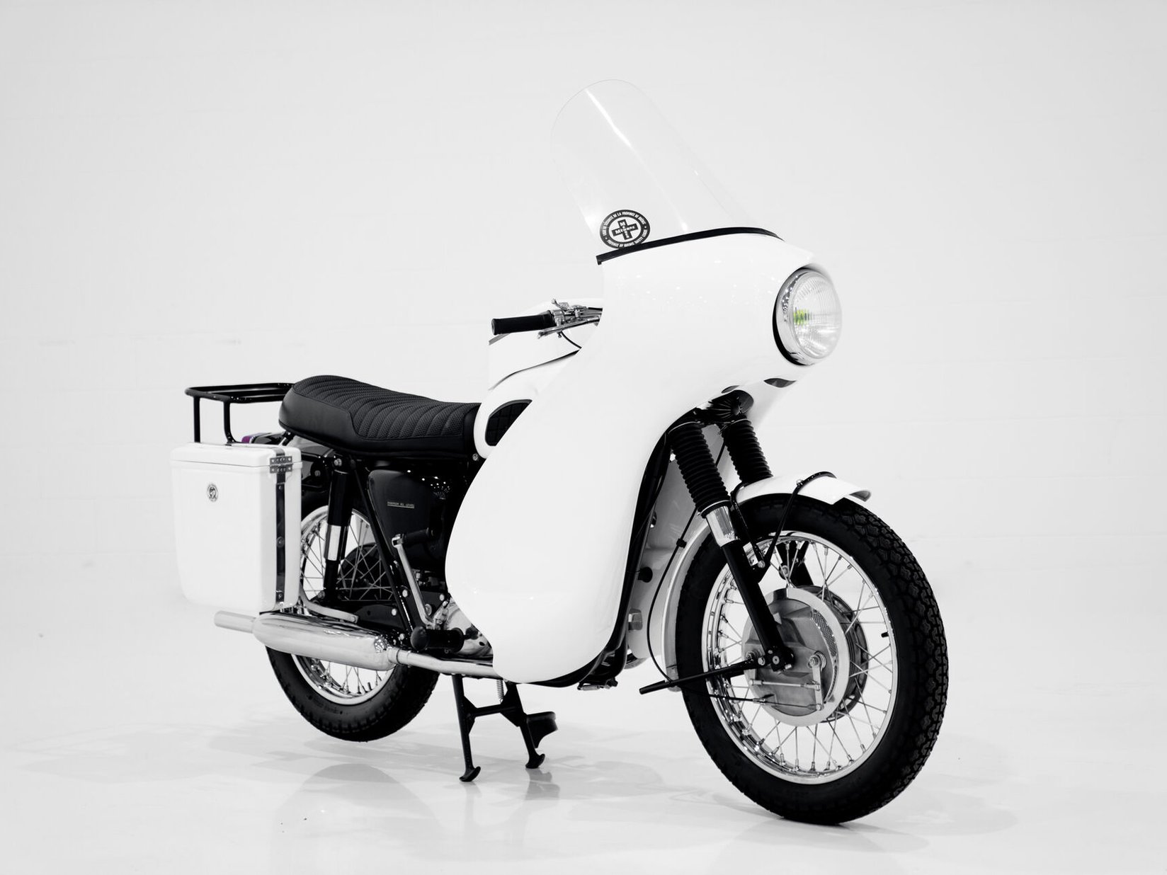Triumph Trophy TR6P Saint 1968 Blanc Montréal - photo #11