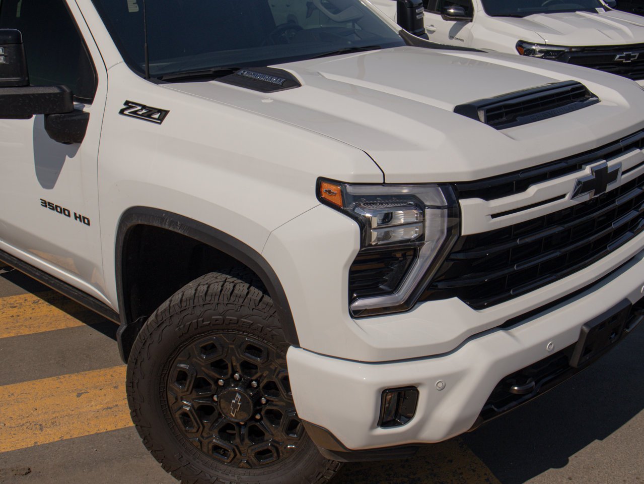 2024 Chevrolet Silverado 3500HD 4WD Crew Cab 159 LTZ White Sherwood Park - photo #14