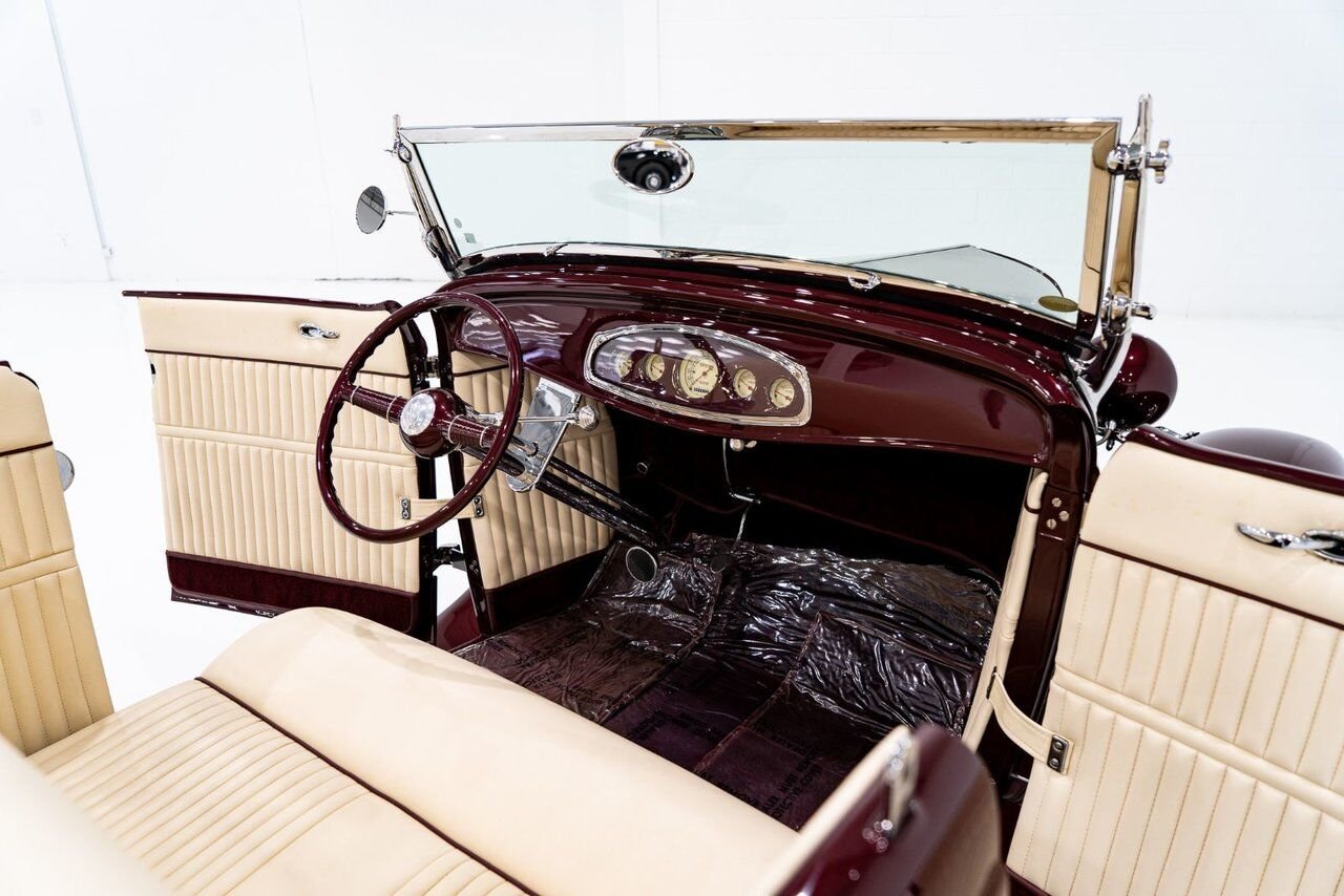 1932 Ford Highboy Lobeck creation spectacular presentation **PRICE IN USD** Red Montreal - photo #48