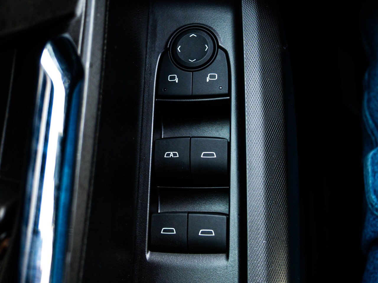 2024 Chevrolet Colorado 4WD Crew Cab LT Blue Sherwood Park - photo #17