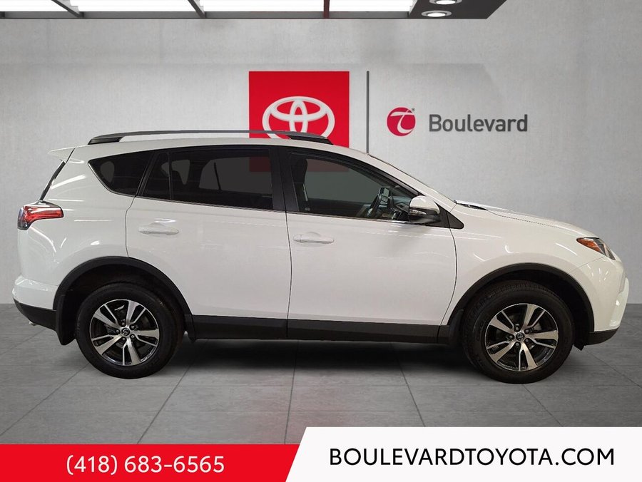 2018 Toyota RAV4 2018 White