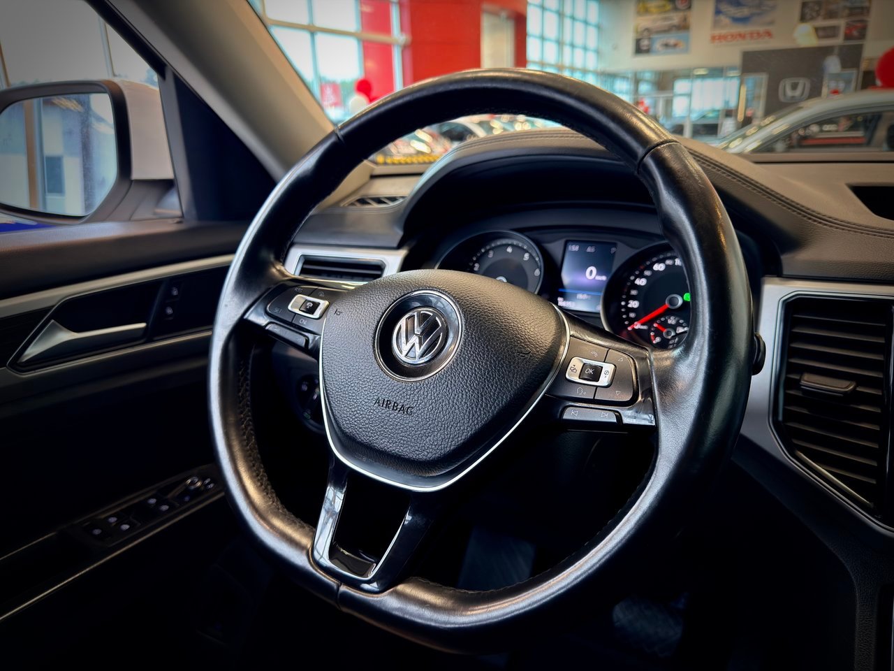 2018 Volkswagen Atlas White Notre-Dame-des-Prairies - photo #26