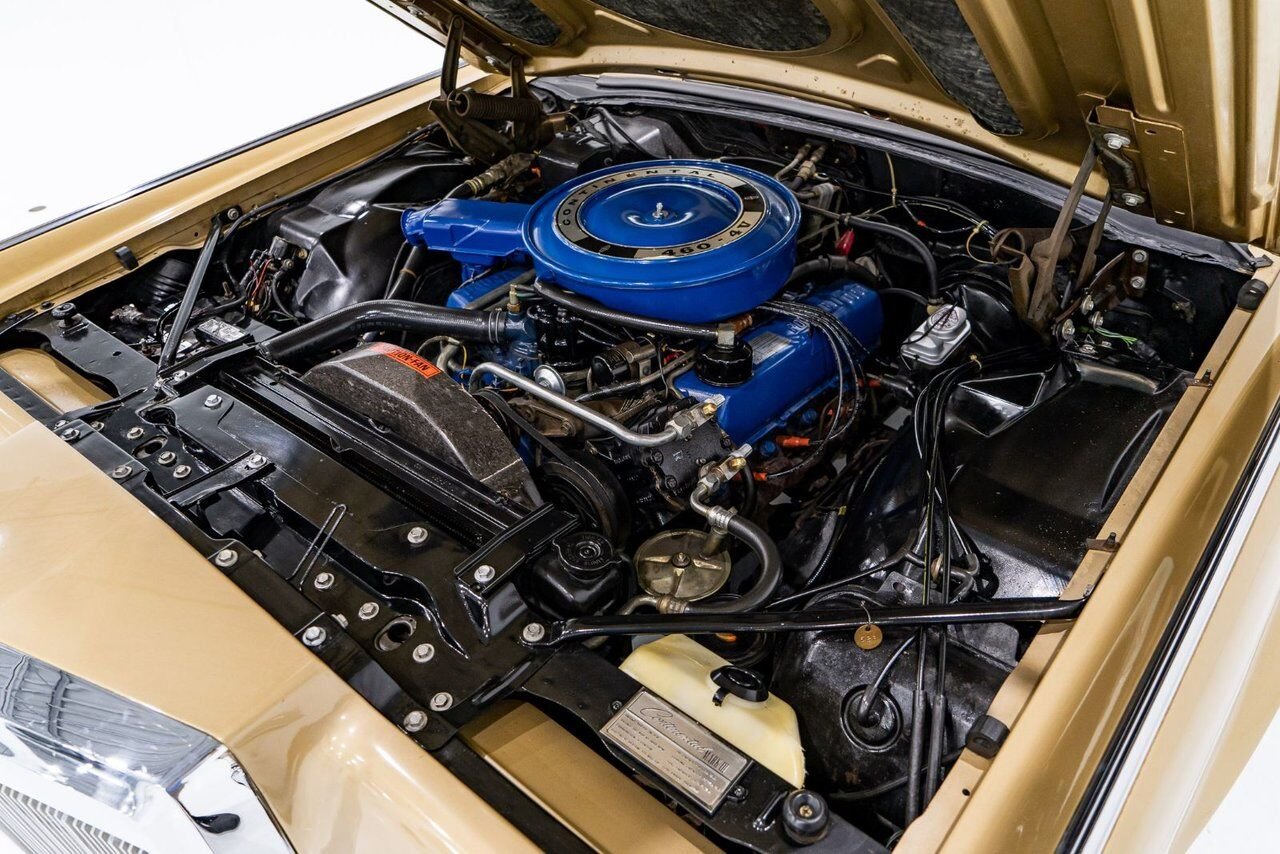 Lincoln Continental Only 687 miles from new. Unrestored example **PRICE IN USD** 1969 Or Montréal - photo #16