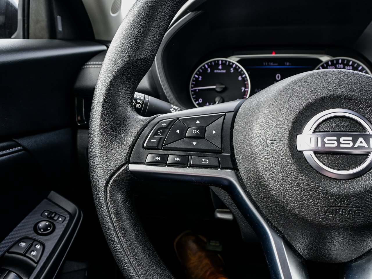 2025 Nissan Sentra SV CVT Black Sherwood Park - photo #20