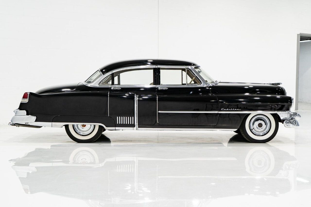 Cadillac Fleetwood Unrestored factory black paint **PRICE IN USD** 1951 Noir Montréal - photo #28